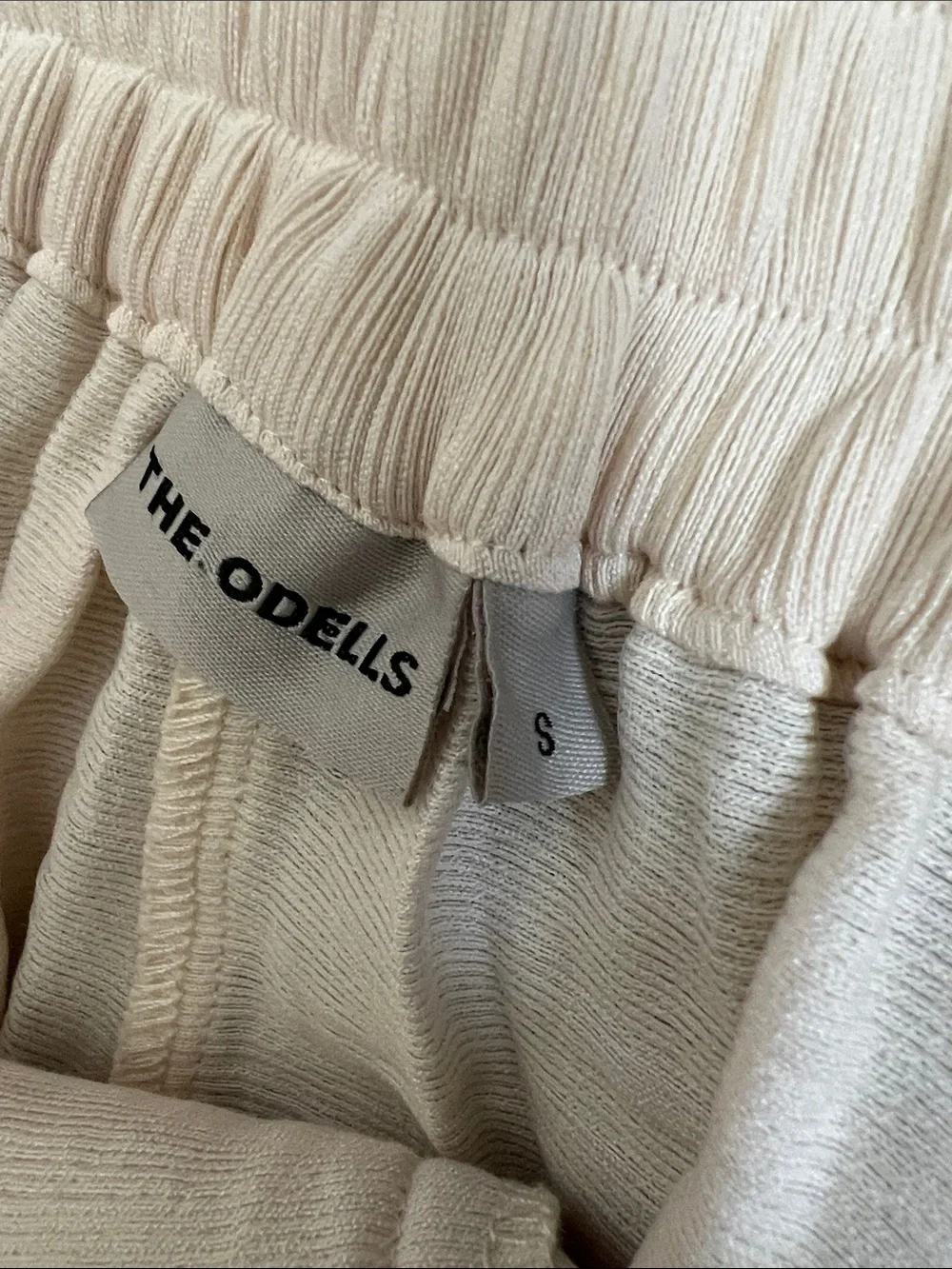 Like New! The Odells Classic Cream A-Line Midi Skirt in Size S